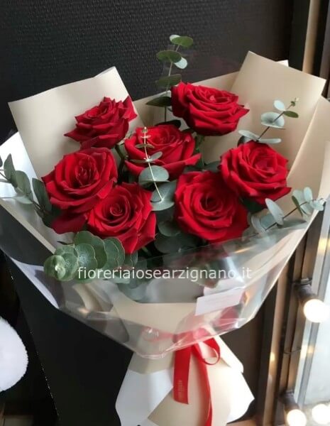 7 ROSE CON CONFEZIONE